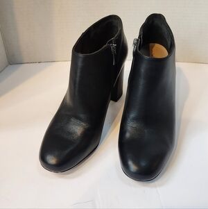 Via Spiga Women's Black Leather Ankle Booties with Side Zip Size 7